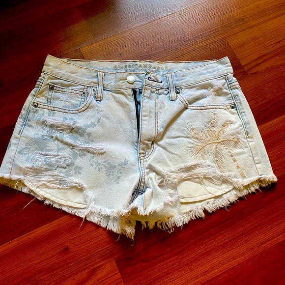 Distressed American Eagle jean shorts - Picture 1 of 11
